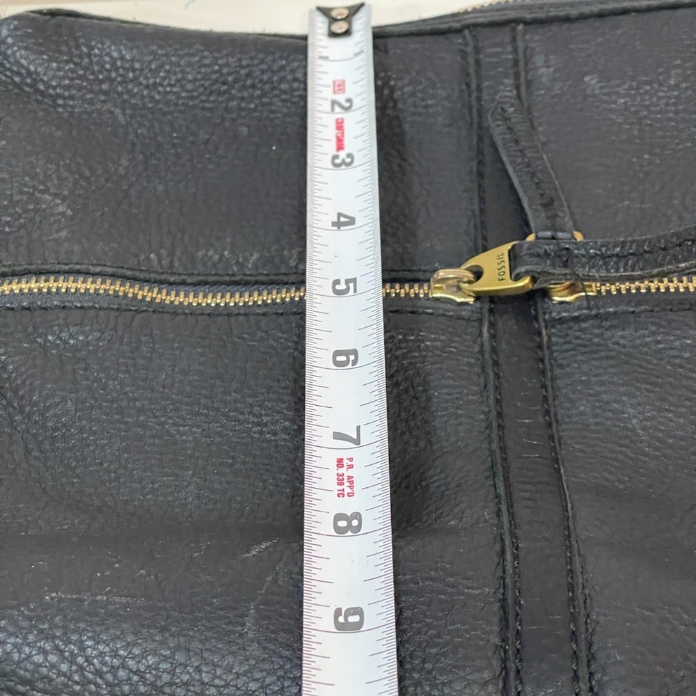 Fossil Elise black pebbled leather crossbody bag in nice condition nice size - Picture 11 of 13
